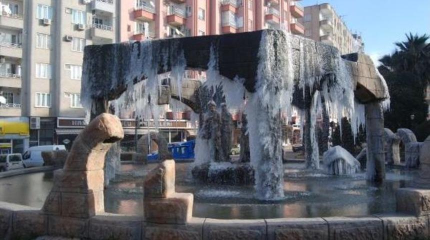 Nizip'te Soğuk Hava S&uuml;s Havuzlarını Dondurdu