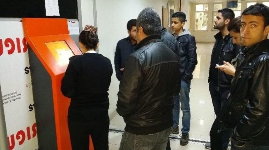 Batman &Uuml;niversitesi&rsquo;nden Kiosk Sisteminde K&uuml;rt&ccedil;e Dil Se&ccedil;eneği