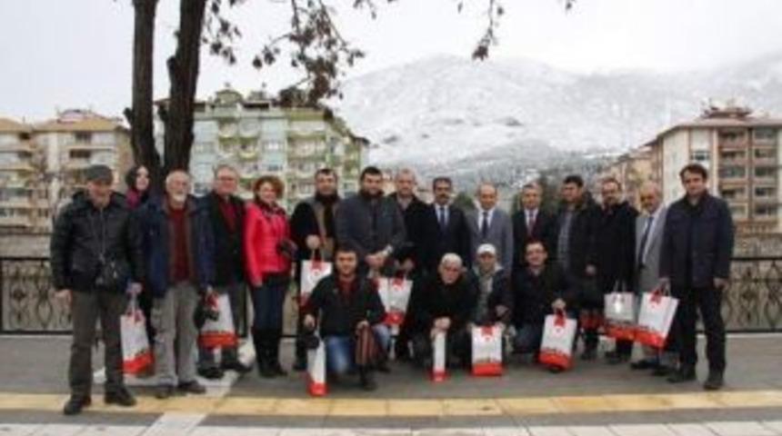 Rekt&ouml;r Orbay&rsquo;dan Gazetecilere Kutlama