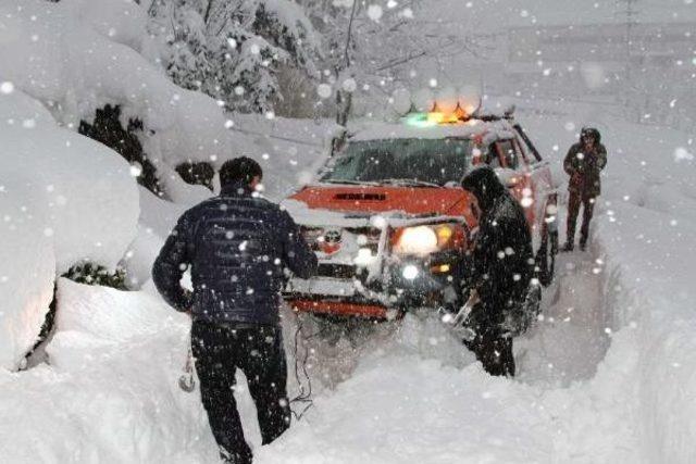 Karda Hasta Kurtarmaya Giden Off - Road Ekibi Tehlike Atlattı