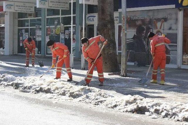 Kar Yağışı Bitti, İzi Kaldı