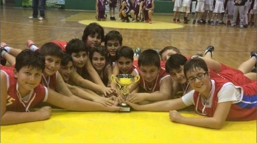 Bahçeşehir Koleji Küçük Erkek Basketbol Takımı Edirne Şampiyonu Oldu