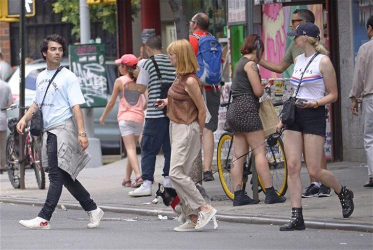 Ünlü çiftten samimi pozlar G2