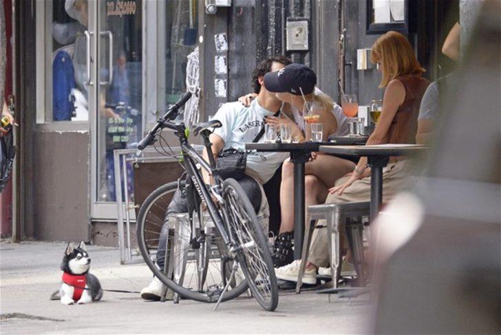 Ünlü çiftten samimi pozlar G4