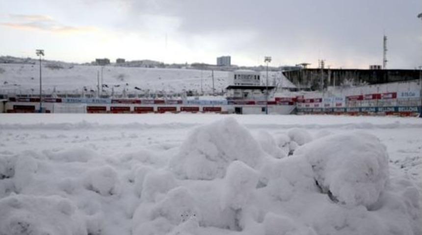 Ofspor - Yeni Malatyaspor Ma&ccedil;ına Kar Engeli