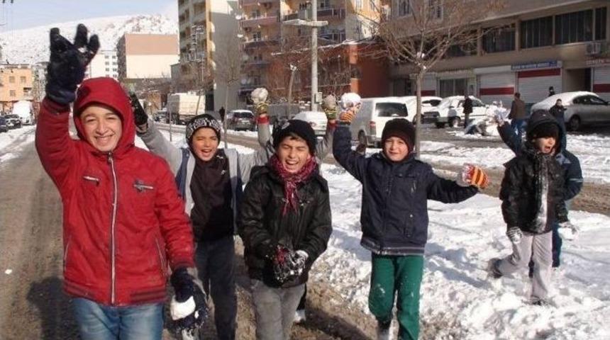 Silvan&rsquo;da Okullara Kar Tatili