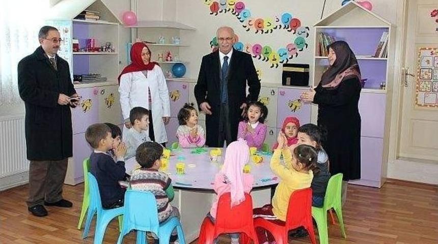 M&uuml;ft&uuml; G&uuml;l Minik &Ouml;ğrencilerle