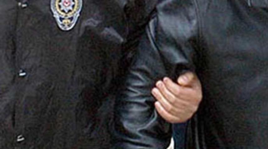 G&ouml;zaltı dalgası yine gazetecileri vurdu