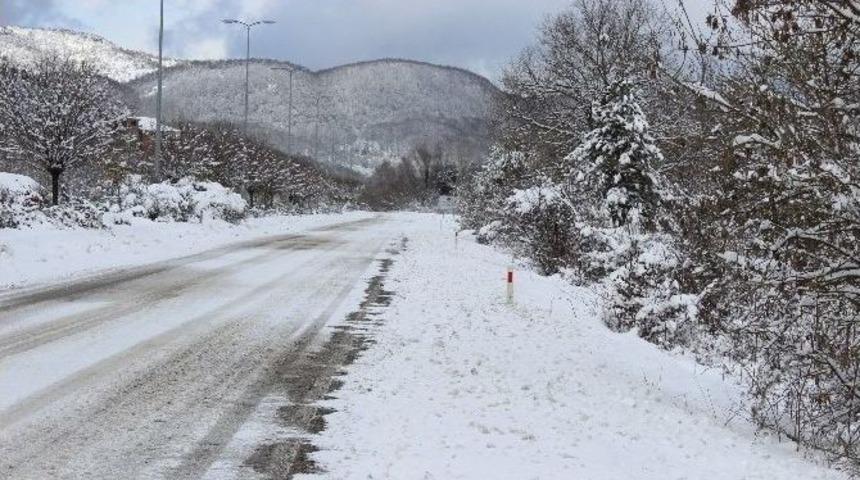Bartın Ulus İl&ccedil;esinde 24 K&ouml;y Yolu Ulaşıma Kapalı