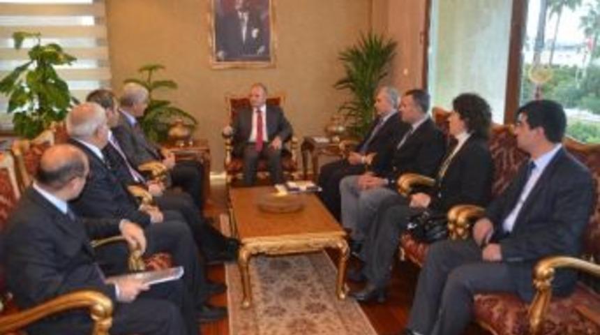 Vali &Ccedil;akacak, İl Milli Eğitim M&uuml;d&uuml;r&uuml; G&uuml;l&rsquo;den Brifing Aldı