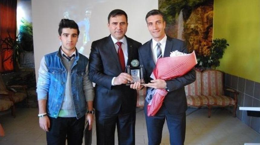 Hakem &Ouml;zg&uuml;r Yankaya Tekirdağ&rsquo;da &Ouml;ğrencilerle Buluştu