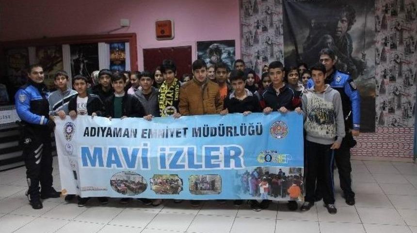 Polisler&rsquo;den &Ouml;ğrencilere &lsquo;mucize&rsquo; Hediye