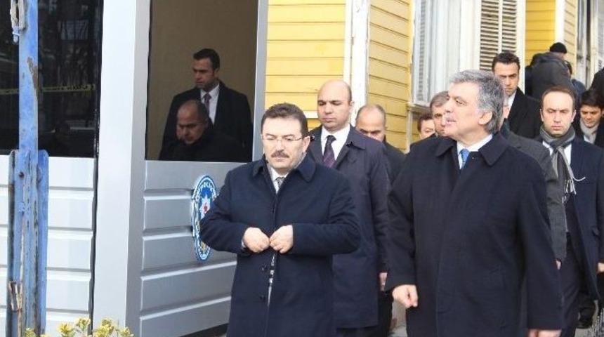 Abdullah G&uuml;l&rsquo;den Saldırı D&uuml;zenlenen Polis Merkezine Ziyaret