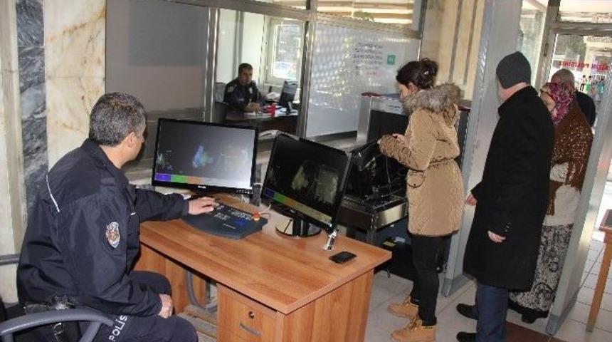 Samsun Emniyet Müdürlüğü Girişinde Güvenlik Önlemi Artırıldı