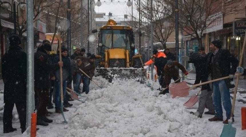Kar Timi İş Başında