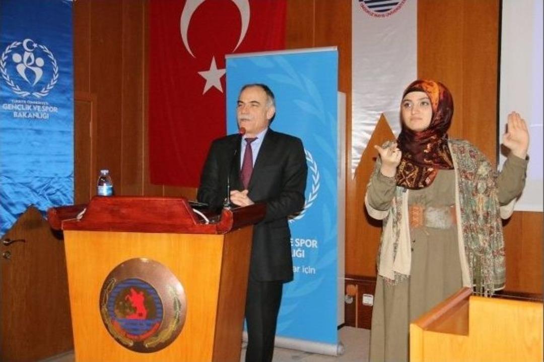 İşaret Dili &Uuml;niversitede Ders Oldu