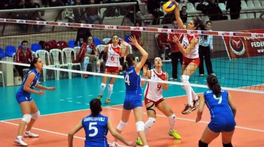 U 18 Milli Takımı, Gürcistan'ı Rahat Geçti