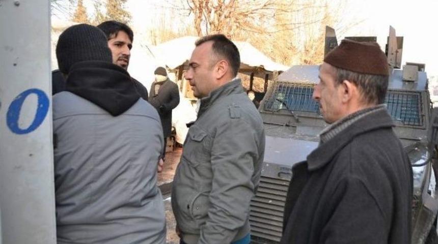 İmamdan G&ouml;sterici Ve Polisle &rsquo;barıştırayım&rsquo; Daveti