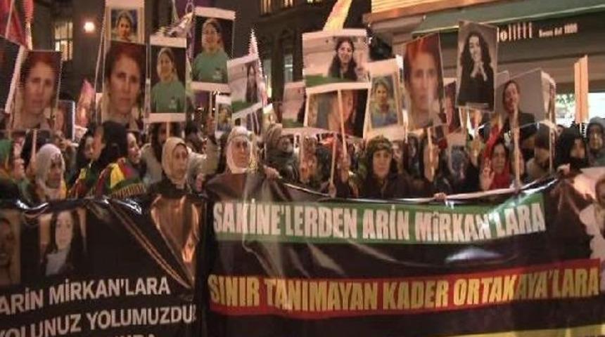 Paris'te &Ouml;ld&uuml;r&uuml;len Pkk'lı 3 Kadın Beyoğlu'nda Anıldı