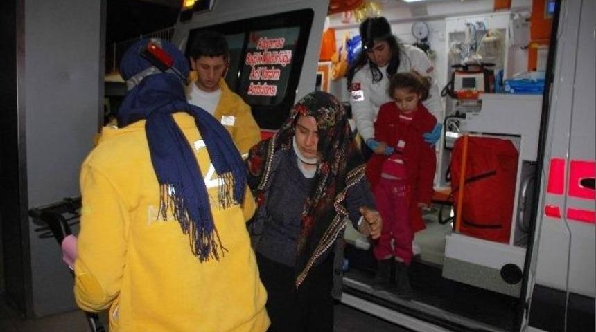 Otomobil Buzlu Yolda Takla Attı: 7 Yaralı