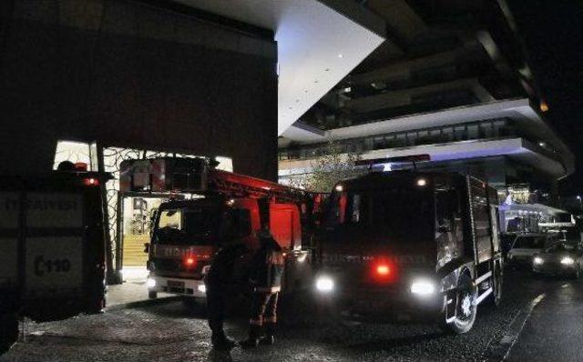 Zorlu Center da Yangın... 3