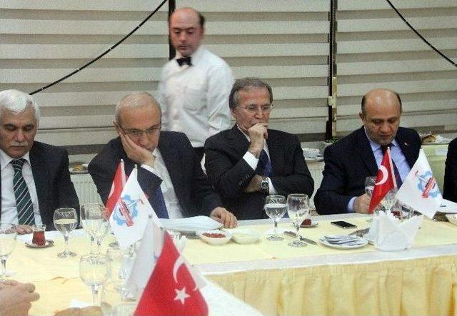 Bakanlar İş Adamları İle Bir Araya Geldi 1