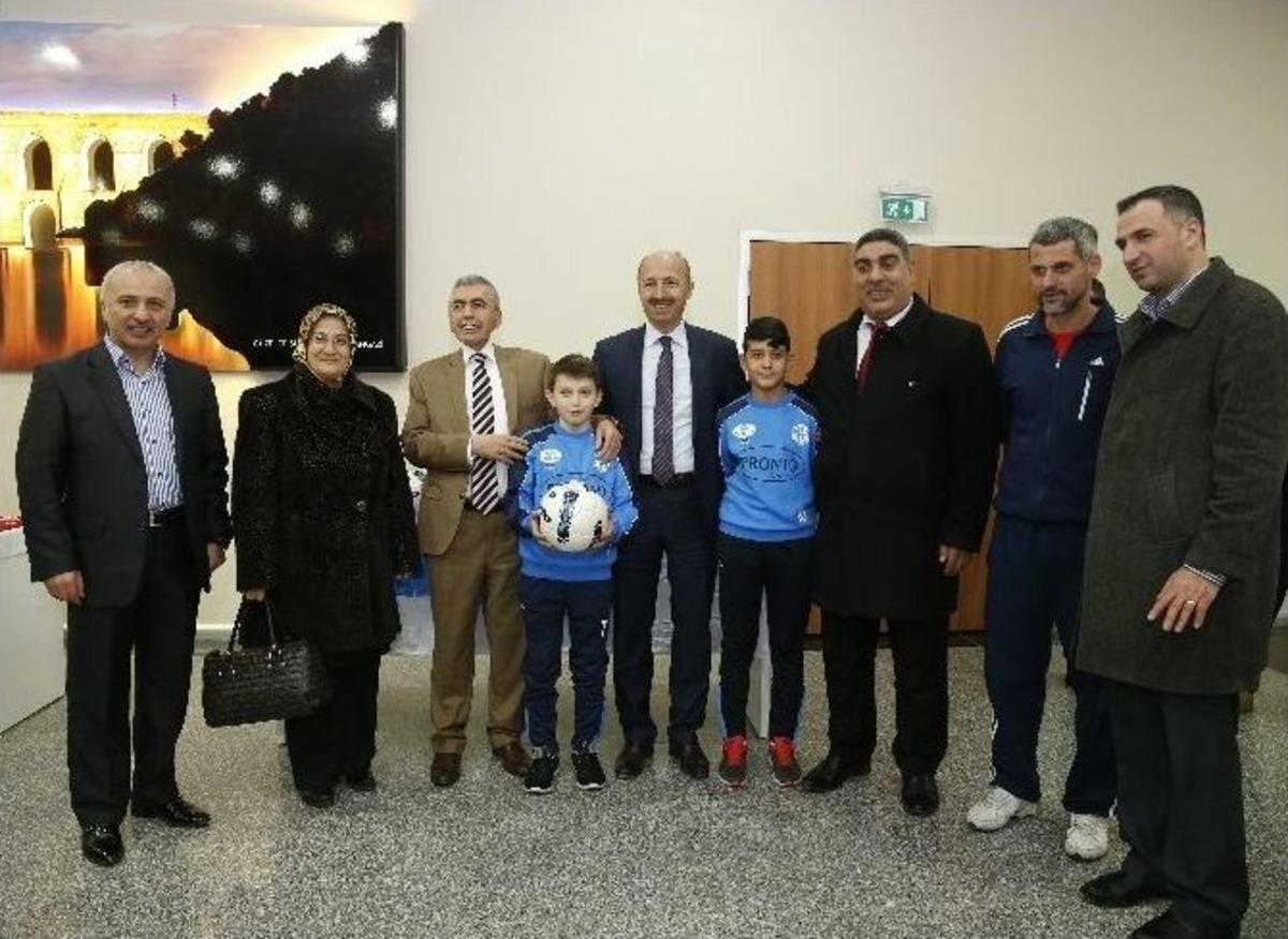 Sultangazi Belediyesi&rsquo;nden Amat&ouml;r Spor Kul&uuml;plerine Destek