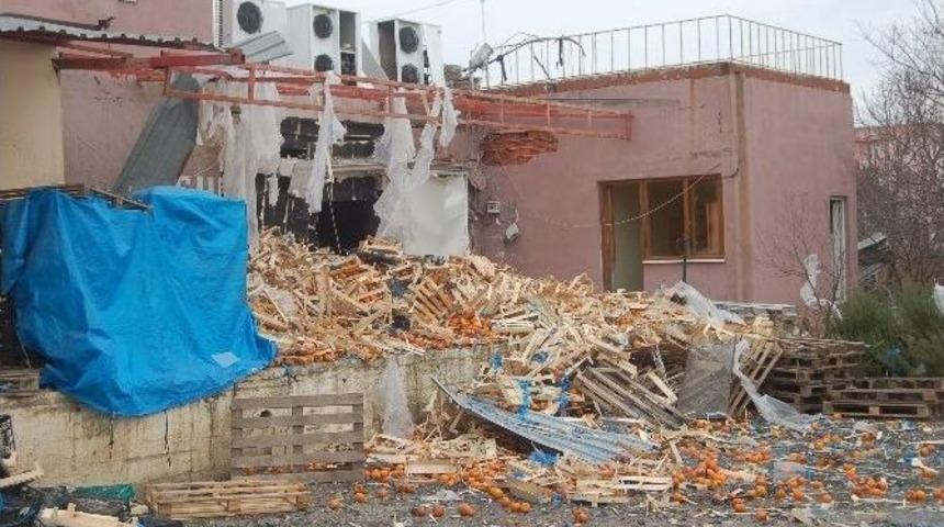Lapseki&rsquo;de Soğuk Hava Deposunda Patlama
