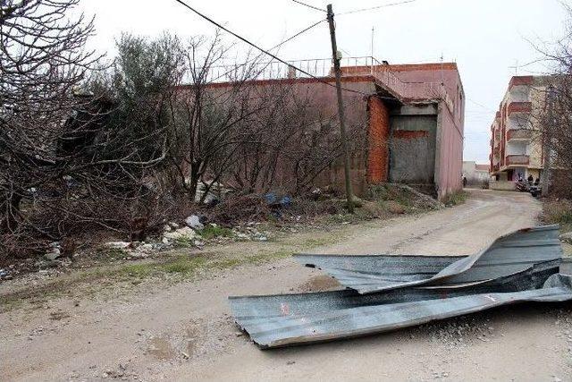 Lapseki’de Soğuk Hava Deposunda Patlama: 2 Yaralı