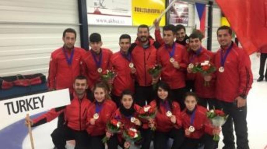 Curlingte &Ccedil;ifte Gurur