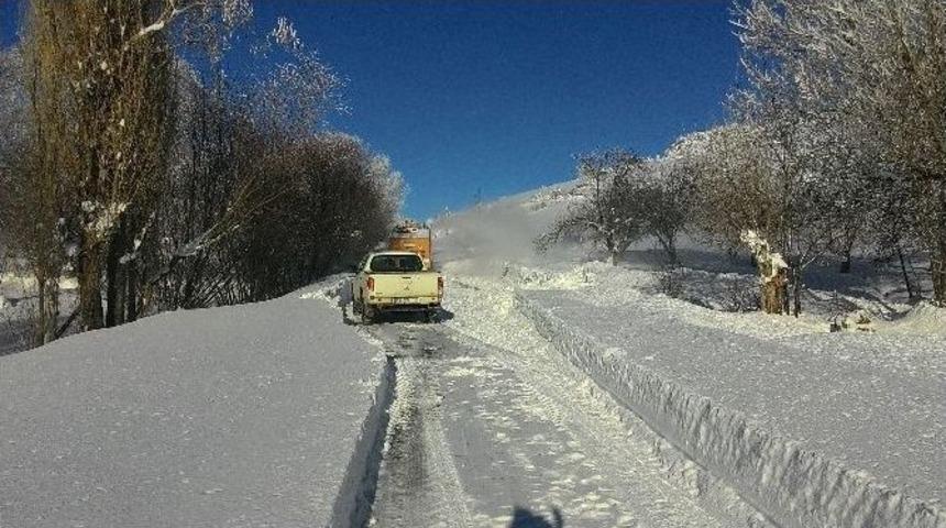Yaylada Mahsur Kalan &Ccedil;ift Kurtarıldı