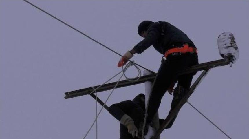 Elektrik&ccedil;ilerin Kış Mesaisi