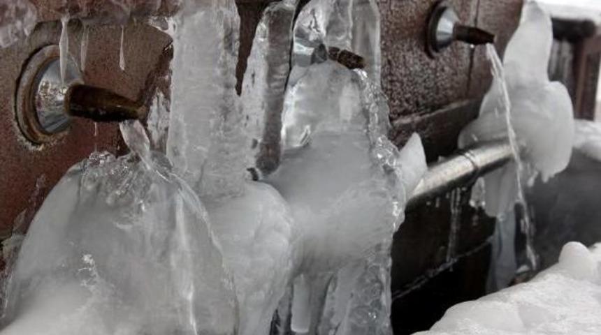 Kar Durdu Sibirya Soğukları &Ccedil;ıktı: Ardahan G&ouml;le - 35.7