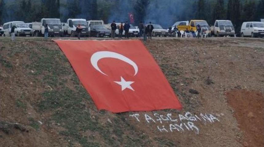 K&ouml;yl&uuml;lerin Taş Ocağı Eylemi Şenliğe D&ouml;nd&uuml;