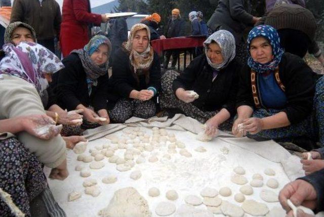 Köylülerin Taş Ocağı Eylemi Şenliğe Döndü