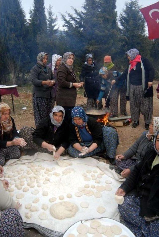 Köylülerin Taş Ocağı Eylemi Şenliğe Döndü