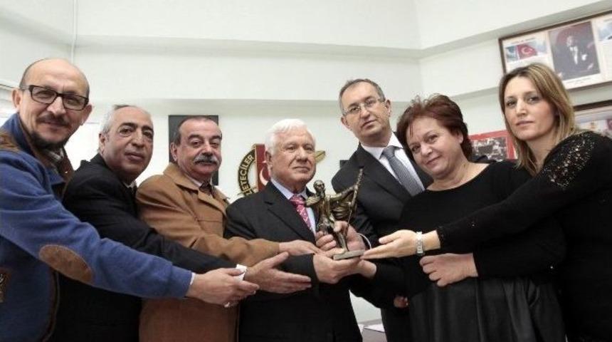 İzmirli Gazeteciler 10 Ocak&rsquo;ı Kutladı