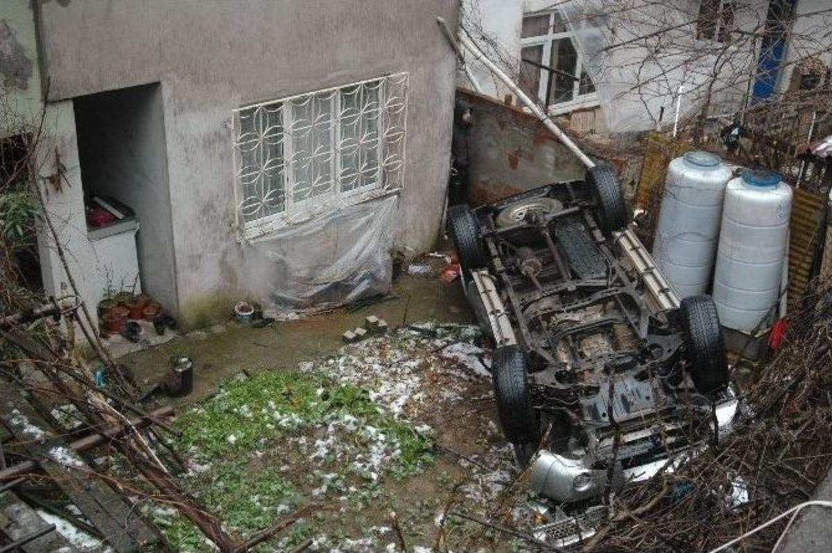 Sarıyer&rsquo;de Cip Gecekondunun Bah&ccedil;esine U&ccedil;tu