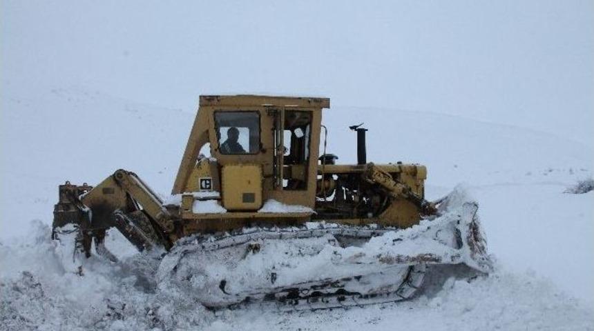Fırtınanın Sebep Olduğu Elektrik Kesintileri Devam Ediyor