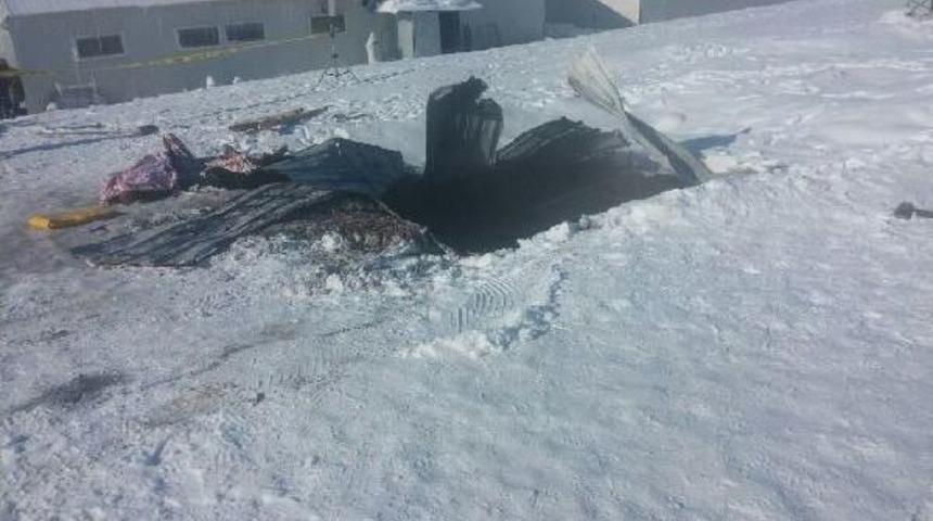 Kamyonetle Foseptik &Ccedil;ukuruna D&uuml;şen 2 Tekniker Boğularak Hayatını Kaybetti