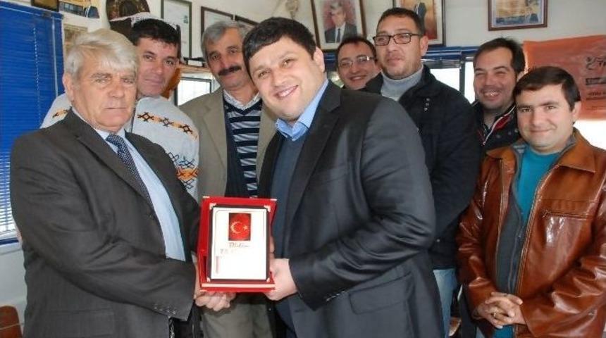 Didim 75 Gen&ccedil;likten, Bahri Aşık&rsquo;a Teşekk&uuml;r Plaketi