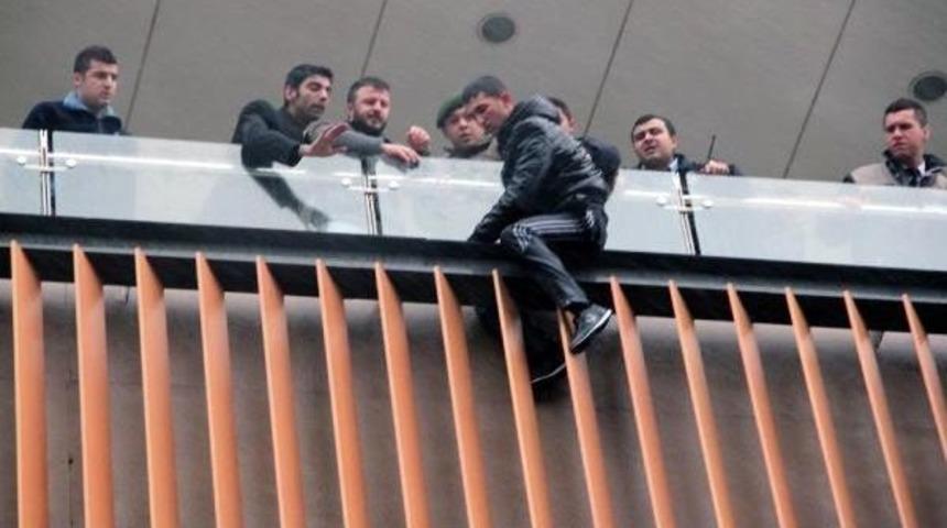 &Ccedil;arşı Iznine &Ccedil;ıkan Asker Intihara Kalkıştı