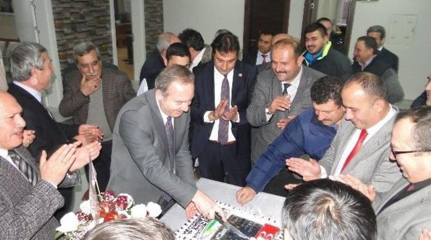 Başkan Şahiner&rsquo;e S&uuml;priz Doğum G&uuml;n&uuml; Kutlaması