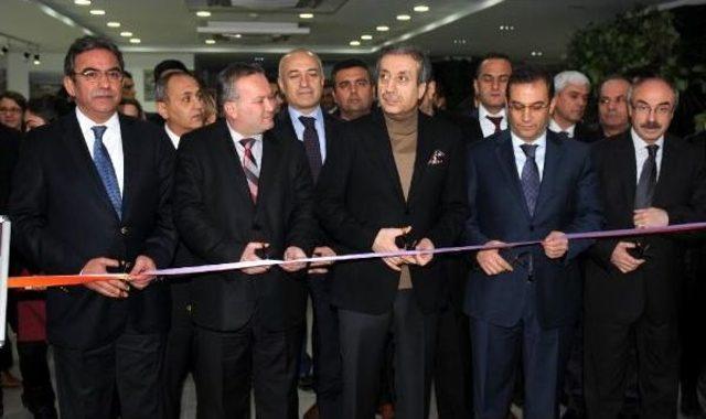 Bakan Eker den Gazetecilere Sürpriz 2