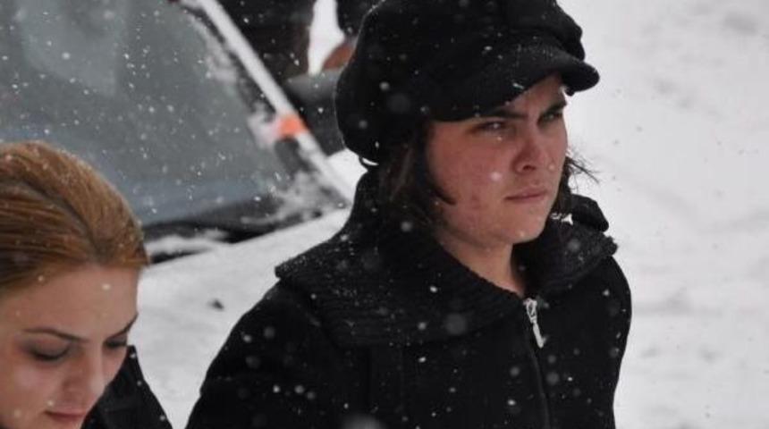 Sevgilisini Bı&ccedil;akladı