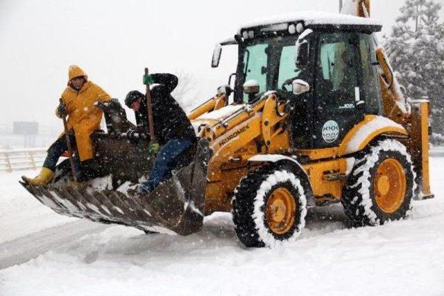 Karabük'te 376 Köy Yolu Ulaşıma Kapandı