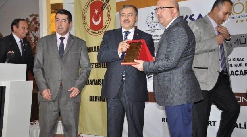 Bakan Eroğlu: &ldquo;gazeteci Kesinlikle Tarafsız Olması Lazım&rdquo;