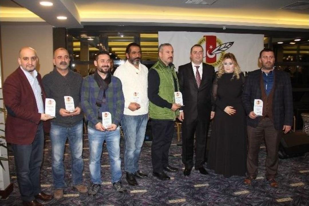 Emektar Gazetecilere Plaket