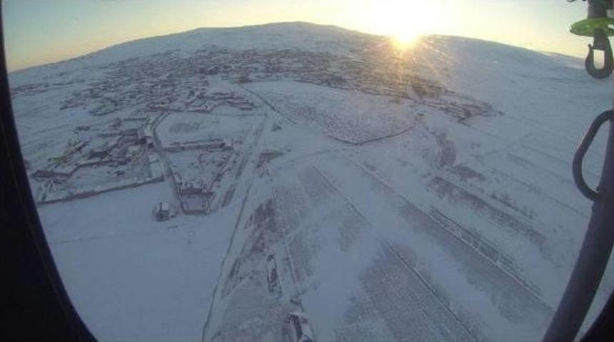 K&ouml;ylerinde Mahsur Kalan Kalp Ve Diyaliz Hastaları Helikopterle Kurtarıldı