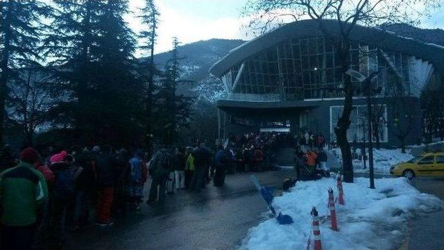 D&uuml;nyanın En Uzun Teleferiği Arızalandı 1